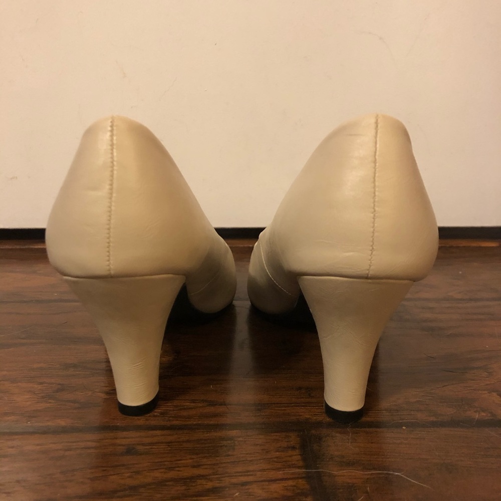 Women’s Lasonia Cream Colored Pump/Heels, 8.5 - Picture 3 of 5